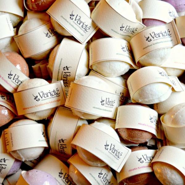 Keserűmandulás fürdőbomba kakaóvajjal 